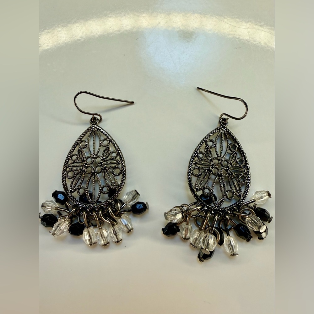 🧚🏻♀️ Gunmetal Filigree Teardrop Dangle Earrings w/ Black & Clear Crystal Beads